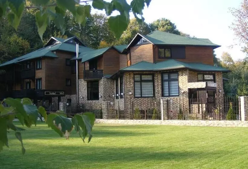 Hotel Hillden Lodge & Restaurant