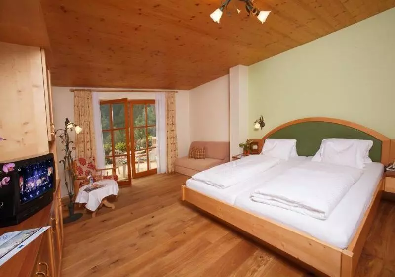 ホテル Krimmlerfälle