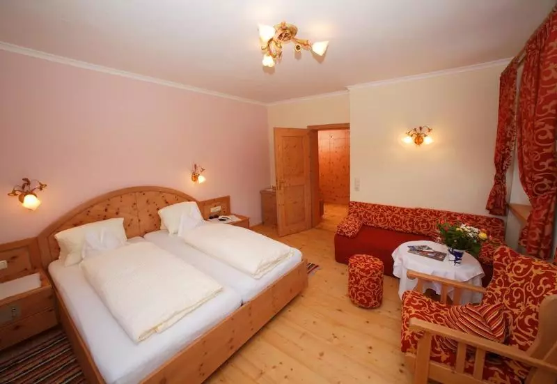 ホテル Krimmlerfälle