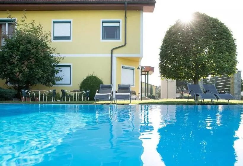 ホテル Restaurant Schachenwald