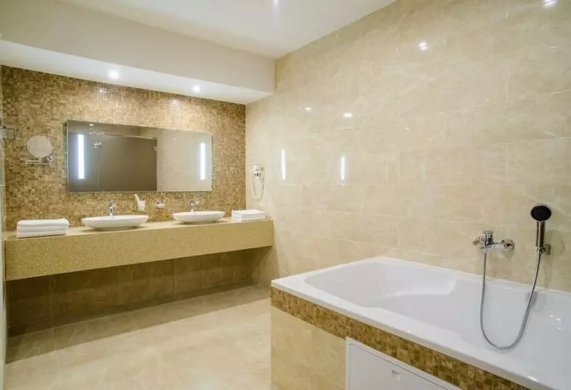 Отель Sk Royal Kaluga