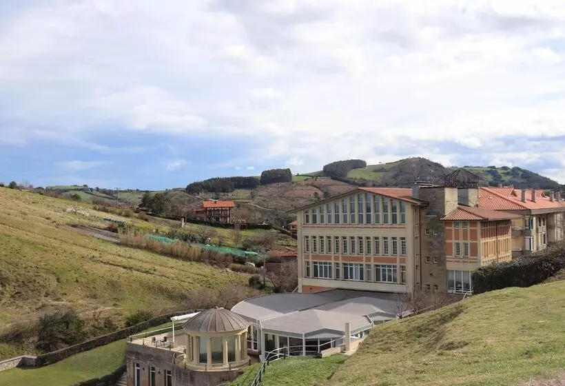 Hotel & Talasoterapia Zelai