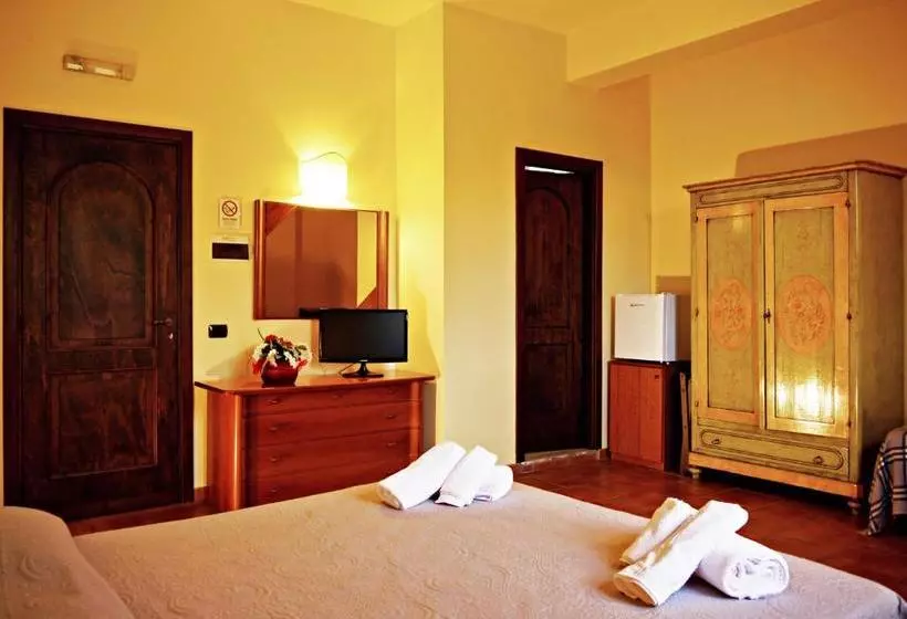 בית מלון כפרי Tenuta Del Massimo Feudo