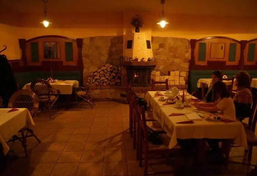 Отель Twardowski