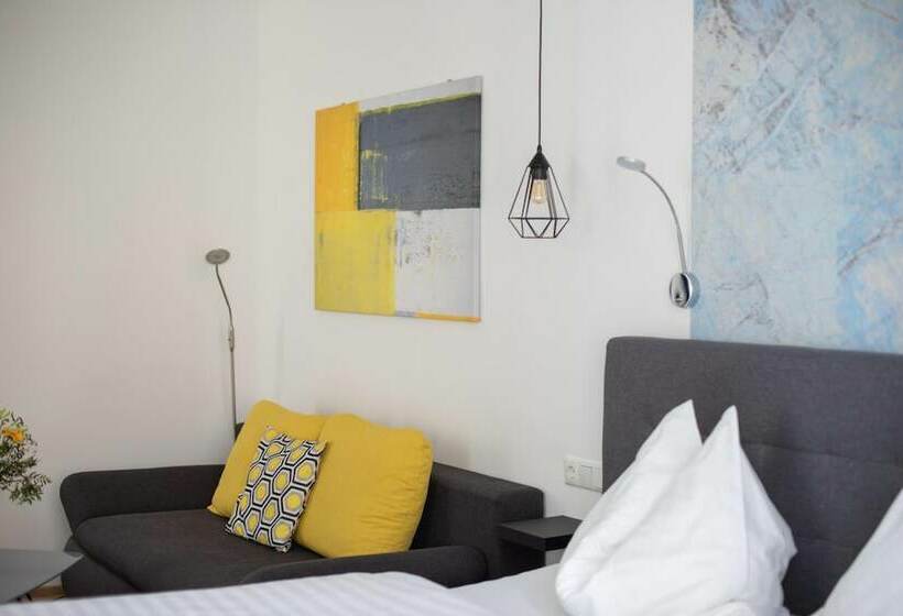 فندق Zum Goldenen Hirschen