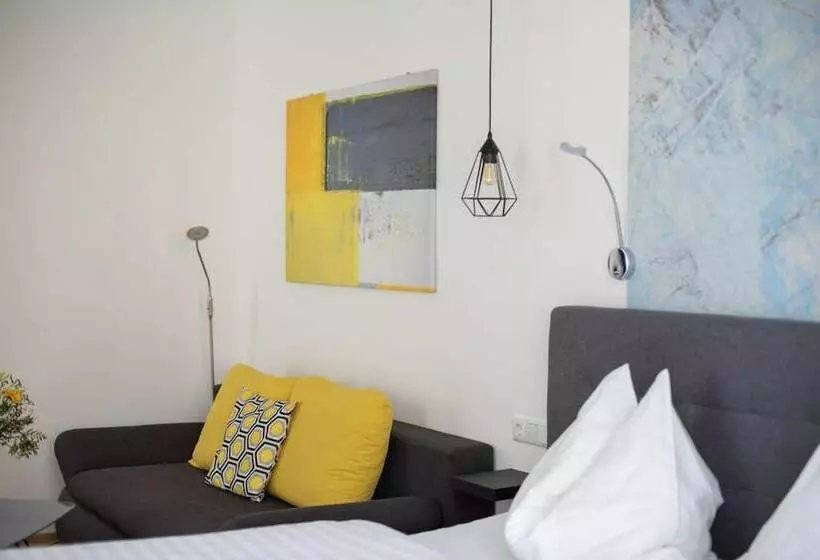 Отель Zum Goldenen Hirschen