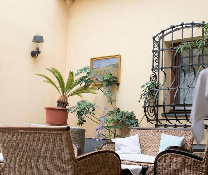 فندق Zum Goldenen Hirschen