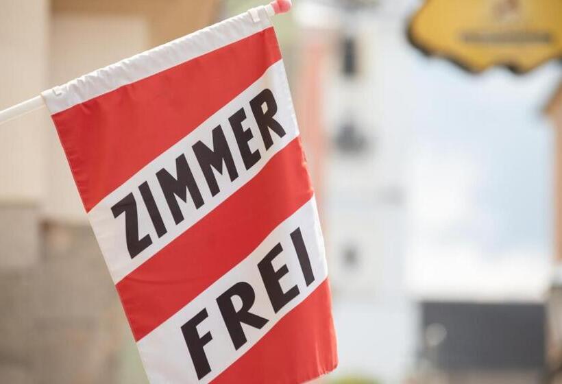 فندق Zum Goldenen Hirschen