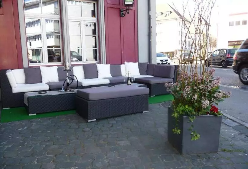 مُتل Gasthof Zum Falken