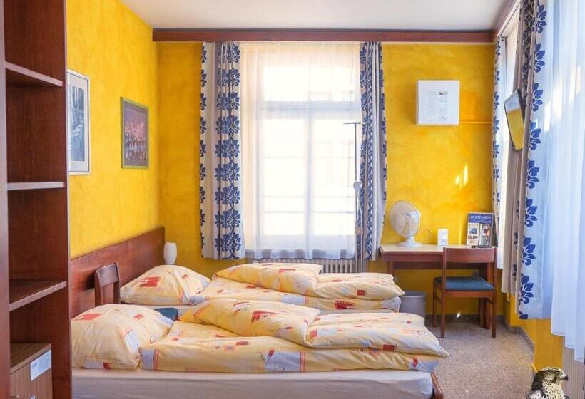 فندق على الطريق Gasthof Zum Falken