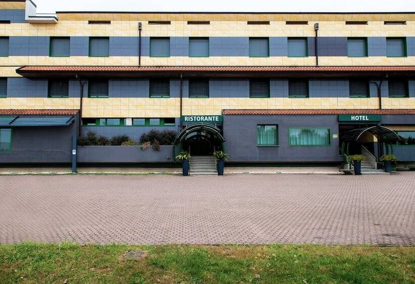 מוטל King, By R Collection Hotels