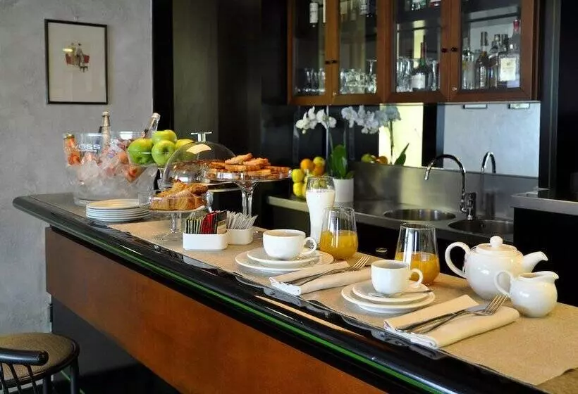 Motel King, By R Collection Hotels