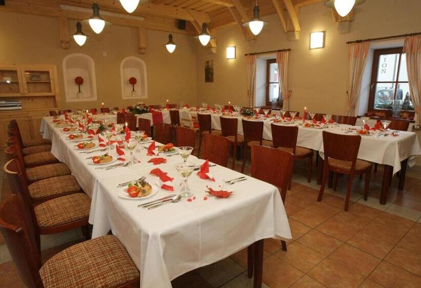 بنسيون Penzion Nad Oborou