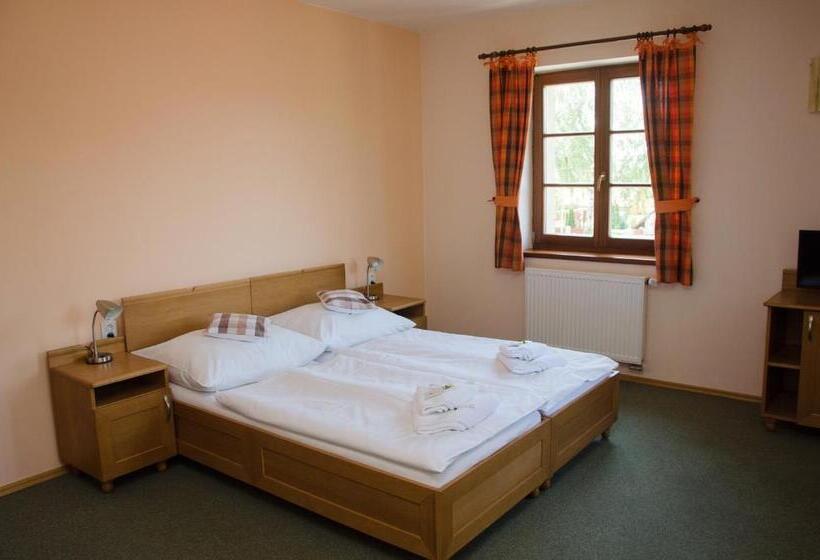 بنسيون Penzion Nad Oborou