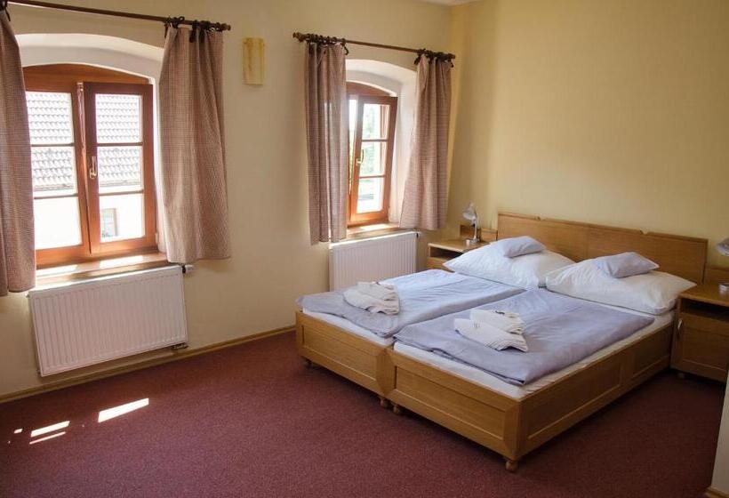 بنسيون Penzion Nad Oborou