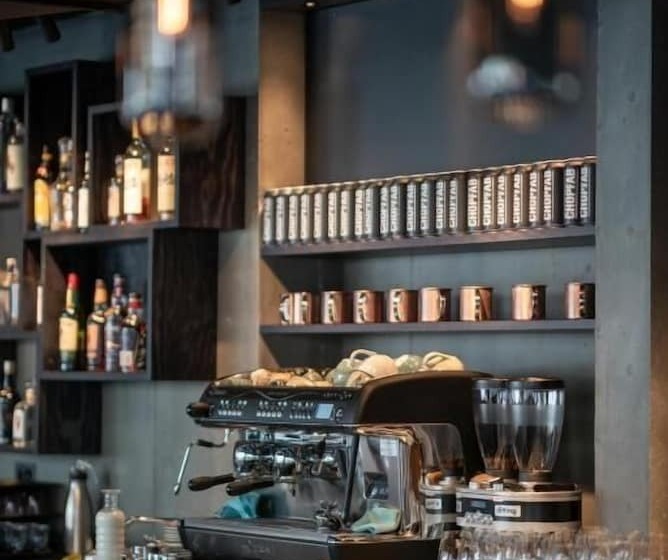 ペンション Revier Mountain Lodge Adelboden