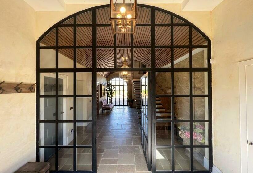 مبيت وإفطار Castillo De Corvinos