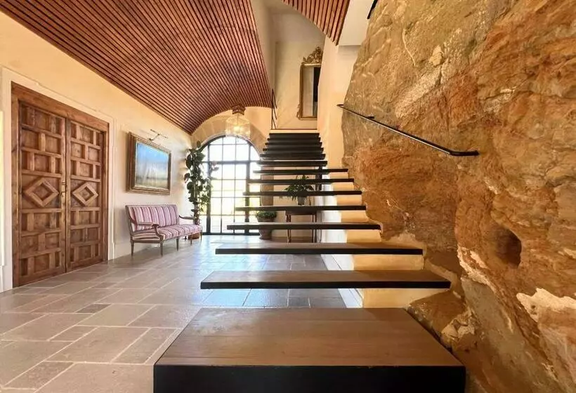 Aamiaismajoitus (B&B) Castillo De Corvinos