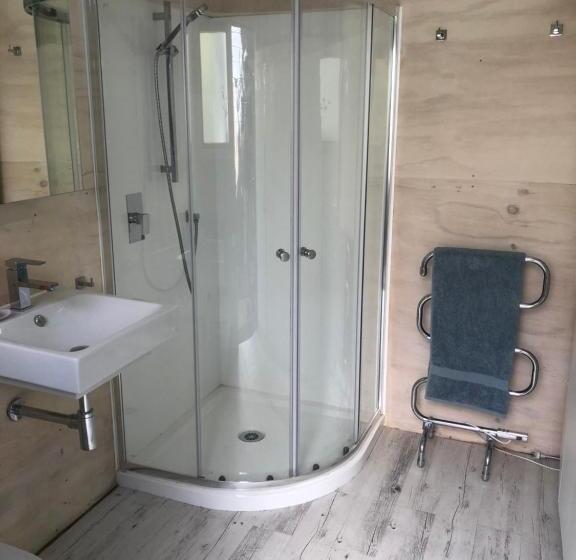 Bed and Breakfast Studio Or Cabin On Whitby