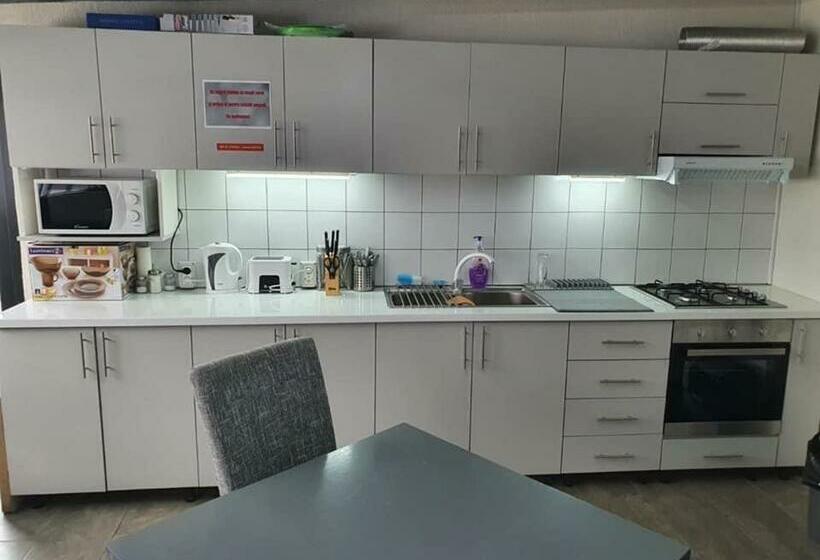 Отель Amalya Holidays