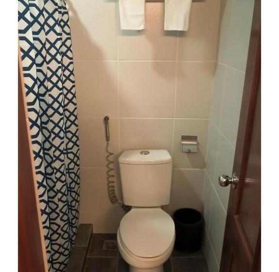 M28 Hotel And Apartments