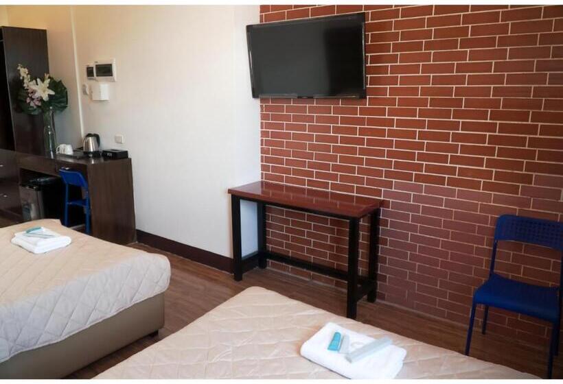 M28 Hotel And Apartments