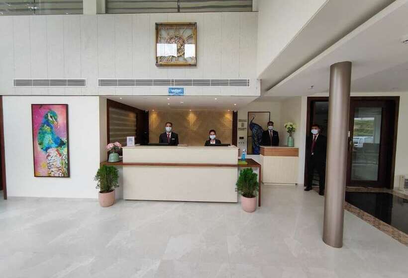 ホテル Justa Grand View Resort & Spa, Manali