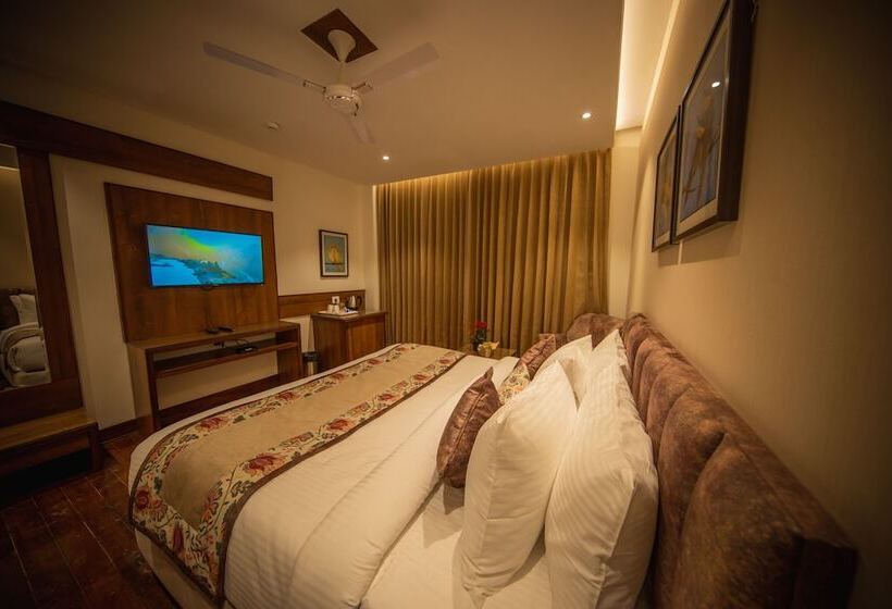 ホテル Justa Grand View Resort & Spa, Manali