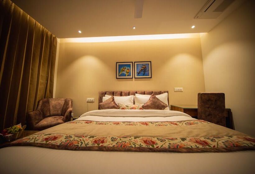 ホテル Justa Grand View Resort & Spa, Manali