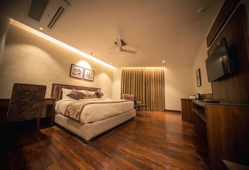 ホテル Justa Grand View Resort & Spa, Manali