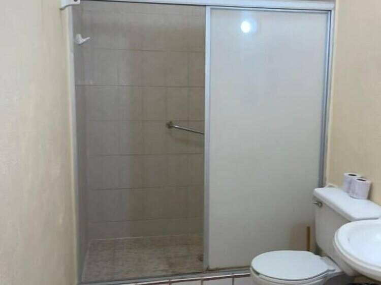 Отель Ricardos Bungalows