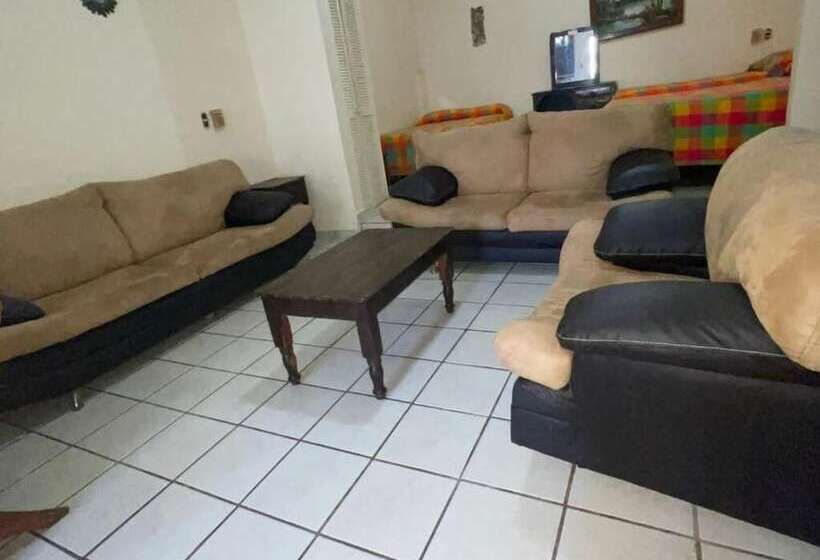 Отель Ricardos Bungalows