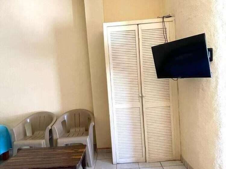 Отель Ricardos Bungalows