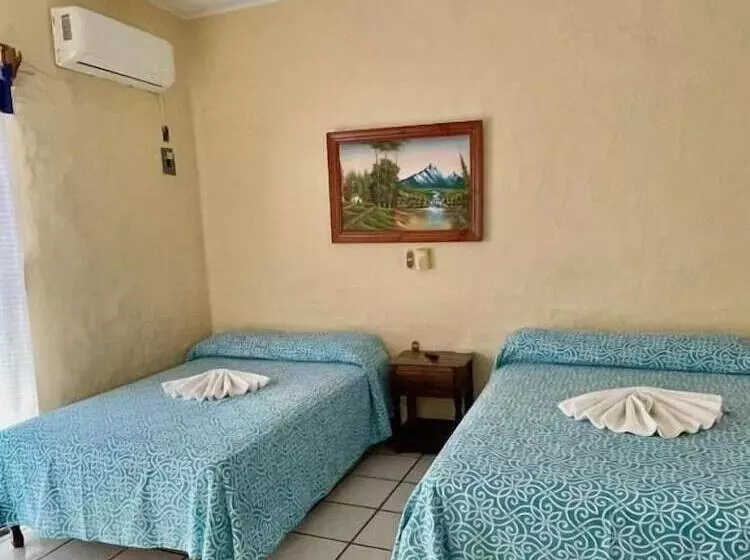 ホテル Ricardos Bungalows