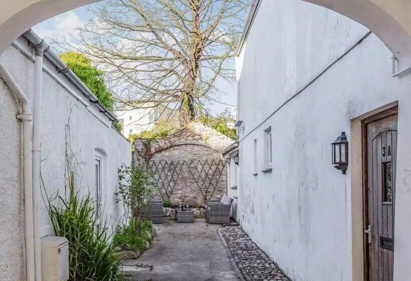 Lovely Stunning 2 Bed Cottage In Torquay