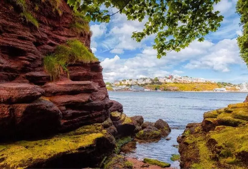 Lovely Stunning 2 Bed Cottage In Torquay
