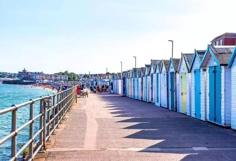 Lovely Stunning 2 Bed Cottage In Torquay