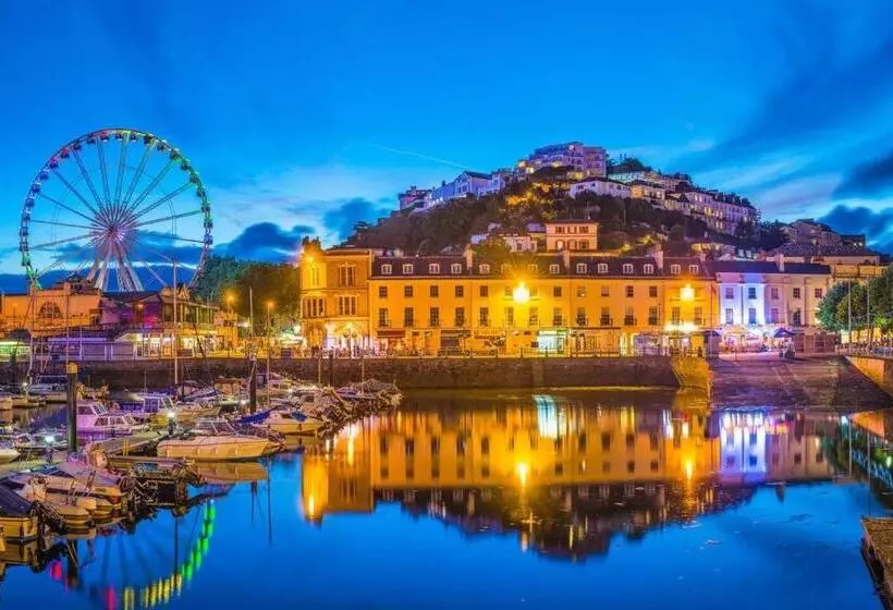 Lovely Stunning 2 Bed Cottage In Torquay