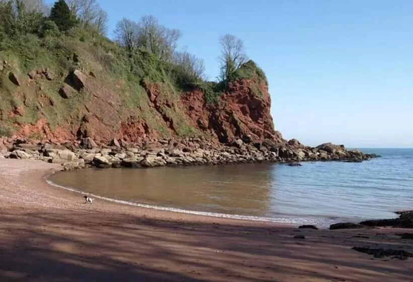 Lovely Stunning 2 Bed Cottage In Torquay