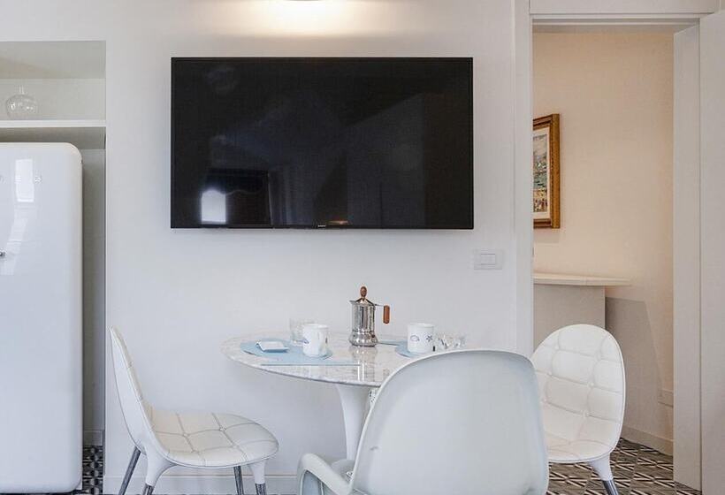 Luxury Central Design Apartment