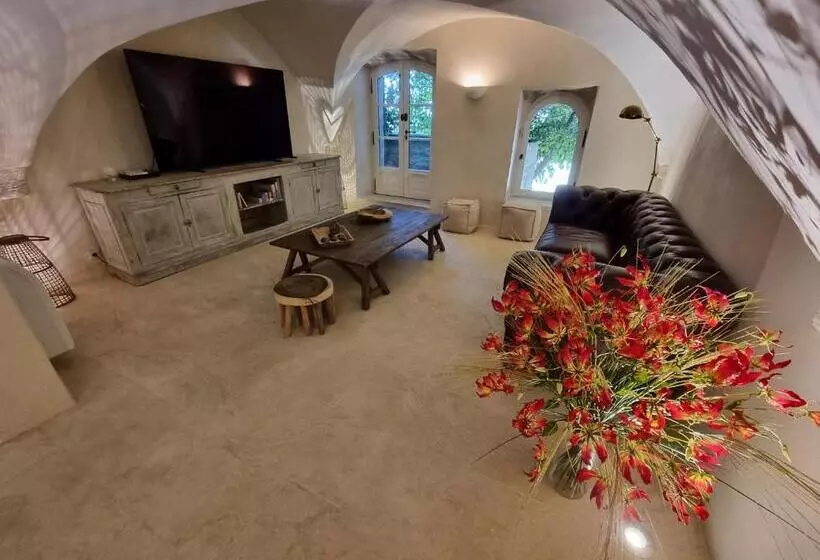 Maison Au Centre Du Village De Gordes Avec Vue Incroyable