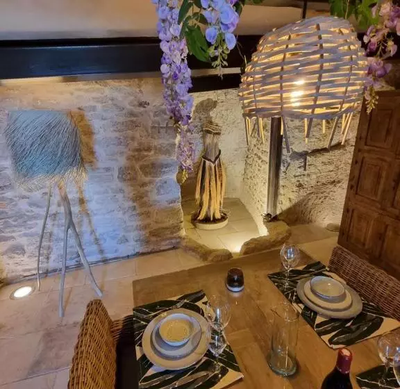 Maison Au Centre Du Village De Gordes Avec Vue Incroyable