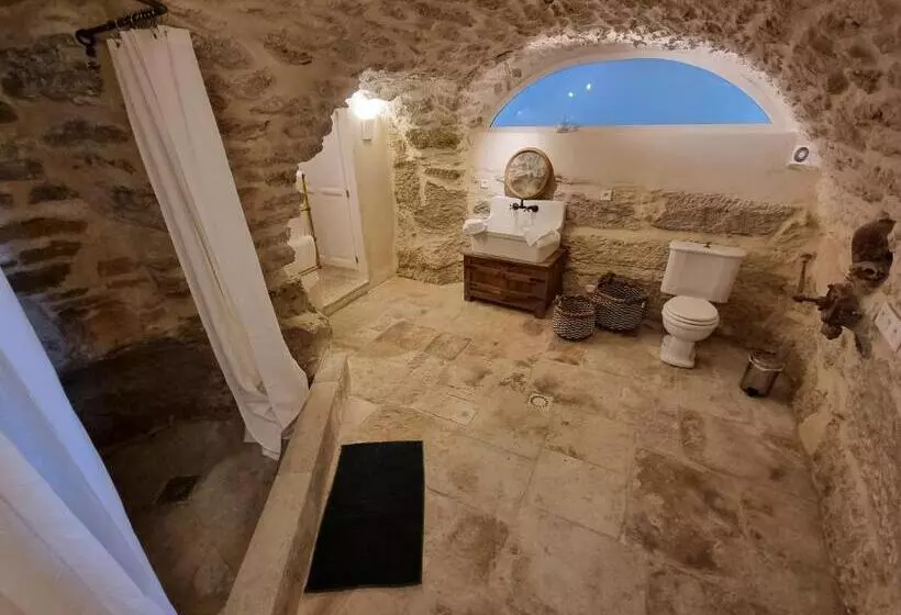 Maison Au Centre Du Village De Gordes Avec Vue Incroyable