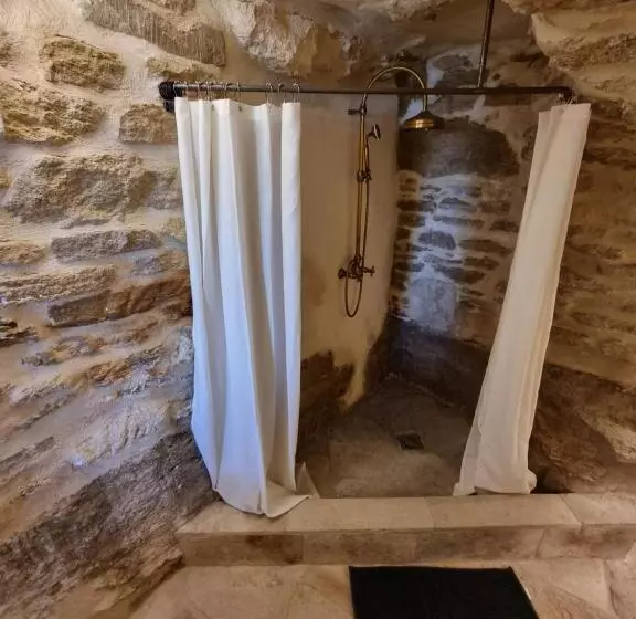 Maison Au Centre Du Village De Gordes Avec Vue Incroyable