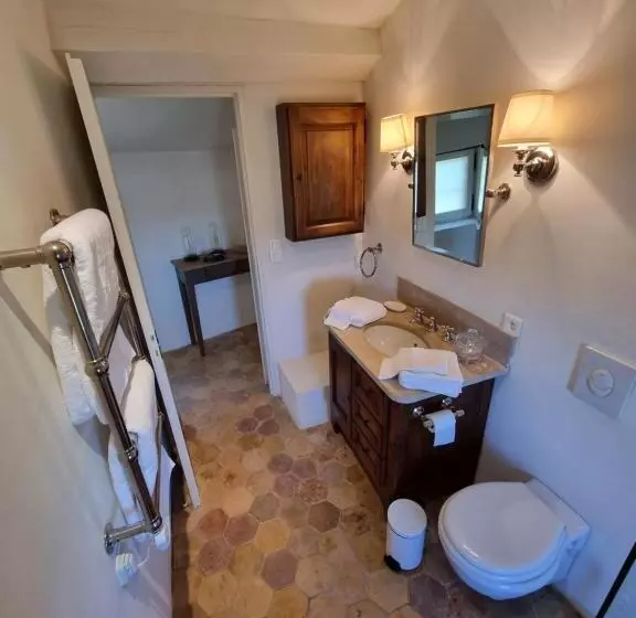 Maison Au Centre Du Village De Gordes Avec Vue Incroyable