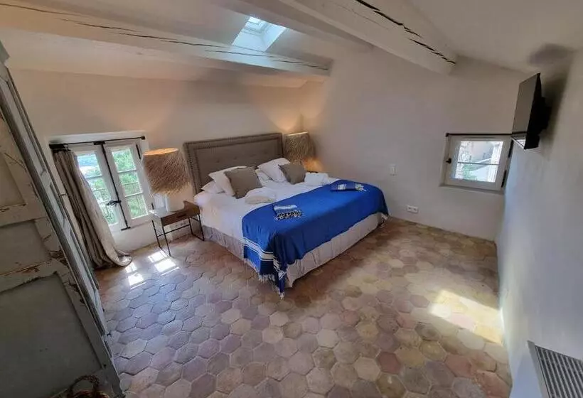 Maison Au Centre Du Village De Gordes Avec Vue Incroyable