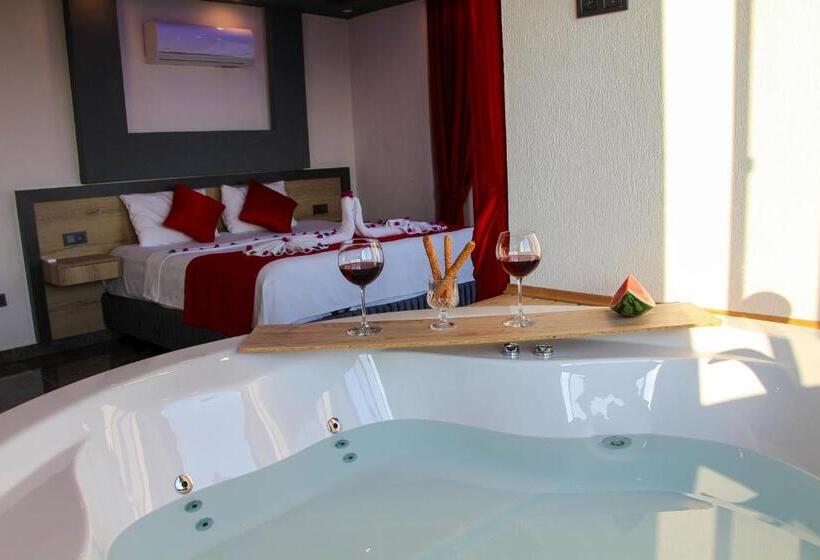 Ultra Lüx Vi̇lla Viranlar