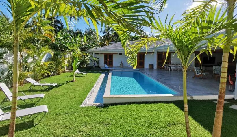 Flor De Coco, Villa Neuve, 5 Chambres, 5 Salles De Bains Et Grande Piscine à 250 Mètres De La Plage