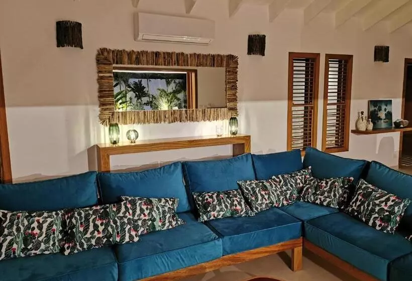 Flor De Coco, Villa Neuve, 5 Chambres, 5 Salles De Bains Et Grande Piscine à 250 Mètres De La Plage