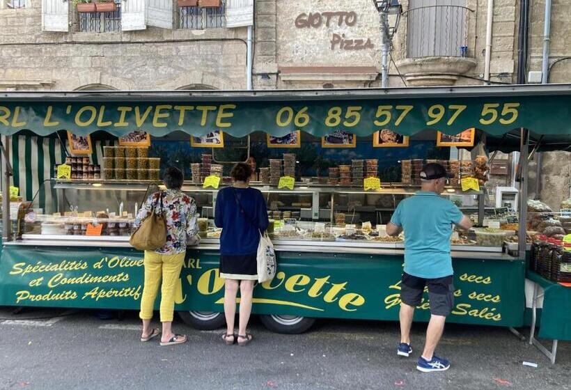 Light And Airy Apartment In The Heart Of Pézenas